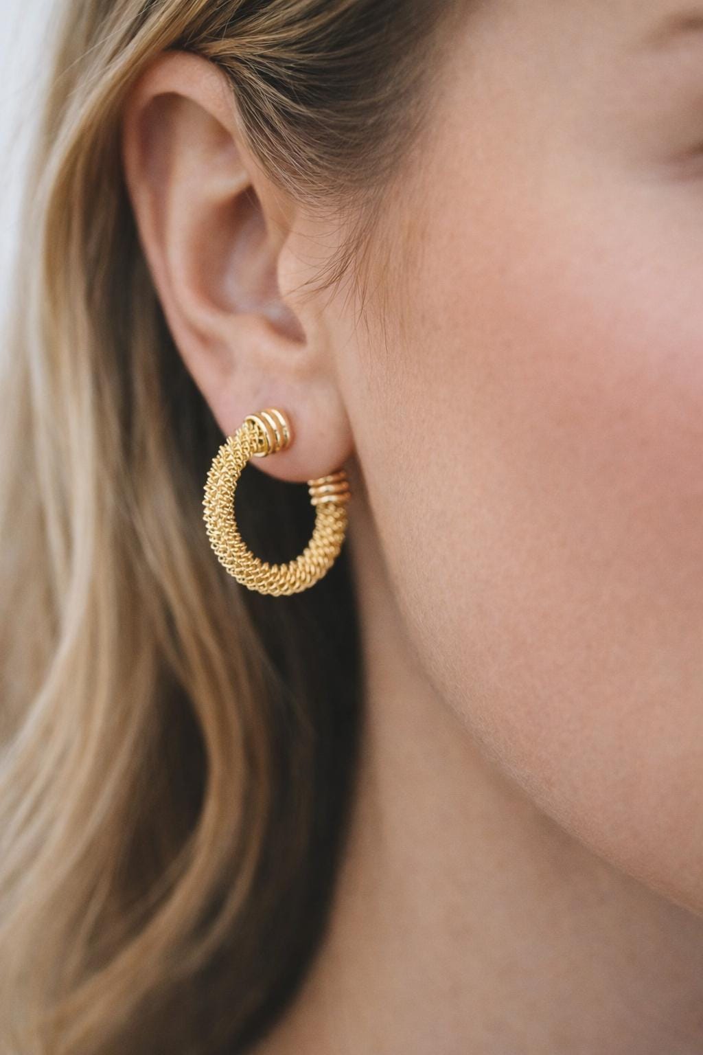 4pcs Gold Round Circle Ear Posts 22mm, Gold plated Brass, Dainty Geometric Hoop Stud Earrings (GB-3937)